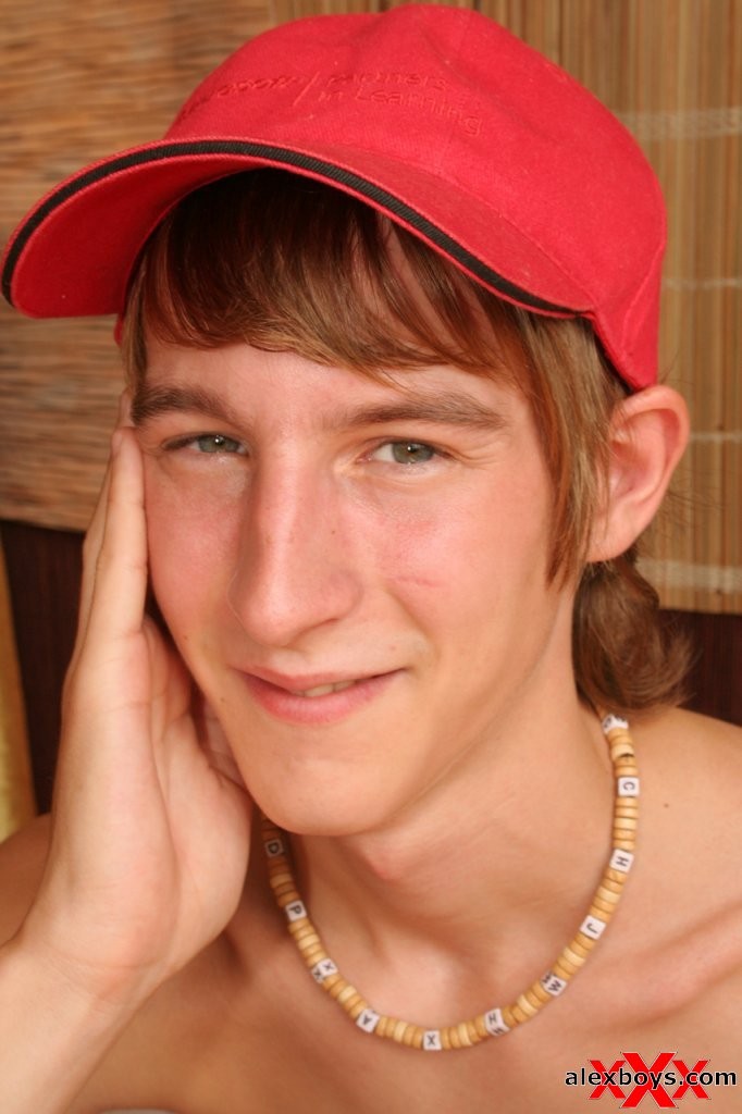 Süßer schlanker Twink Junge kay
 #76940884