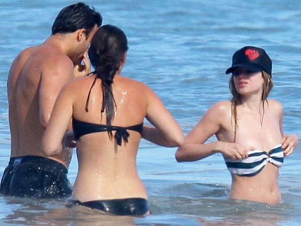 Avril Lavigne nipple popout from her bikini top on beach paparazzi shoots #75336858