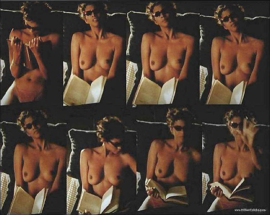 L'actrice nubienne Halle Berry en lingerie sexy et seins nus.
 #75355031