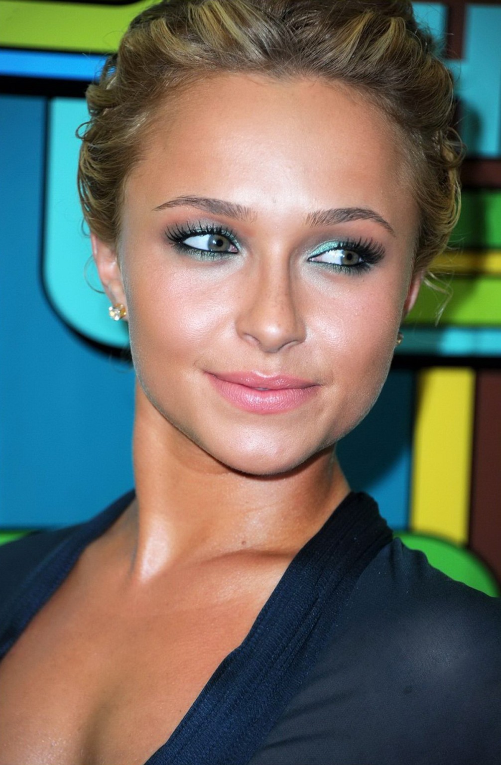 Hayden panettiere trägt nur Nippel unter durchsichtigem Kleid
 #75320672