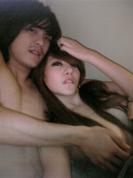 Asian couple takes naughty pics at home #69857209