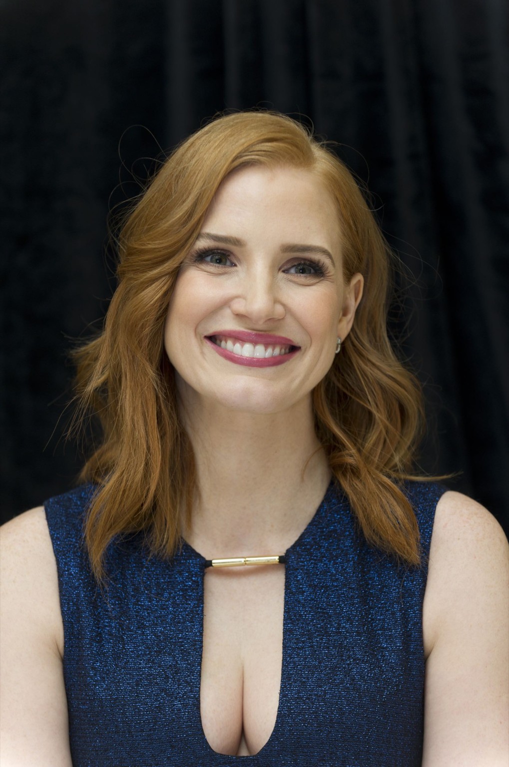 Jessica Chastain showing huge clevage at The Martian press confe #75156137
