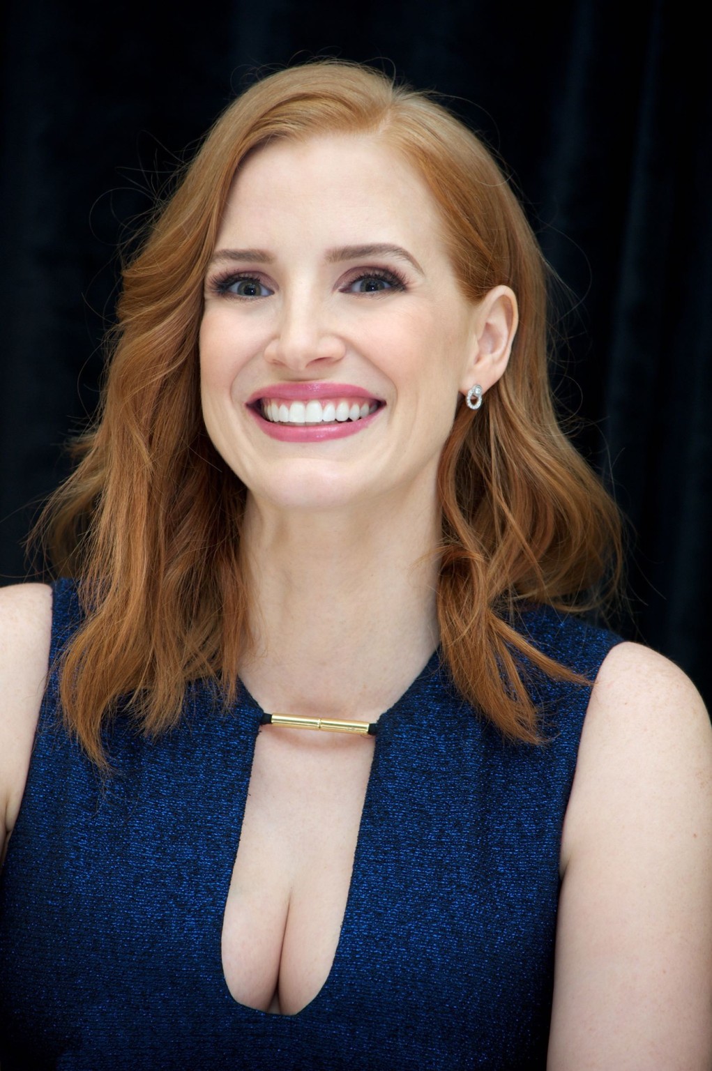 Jessica Chastain showing huge clevage at The Martian press confe #75156223