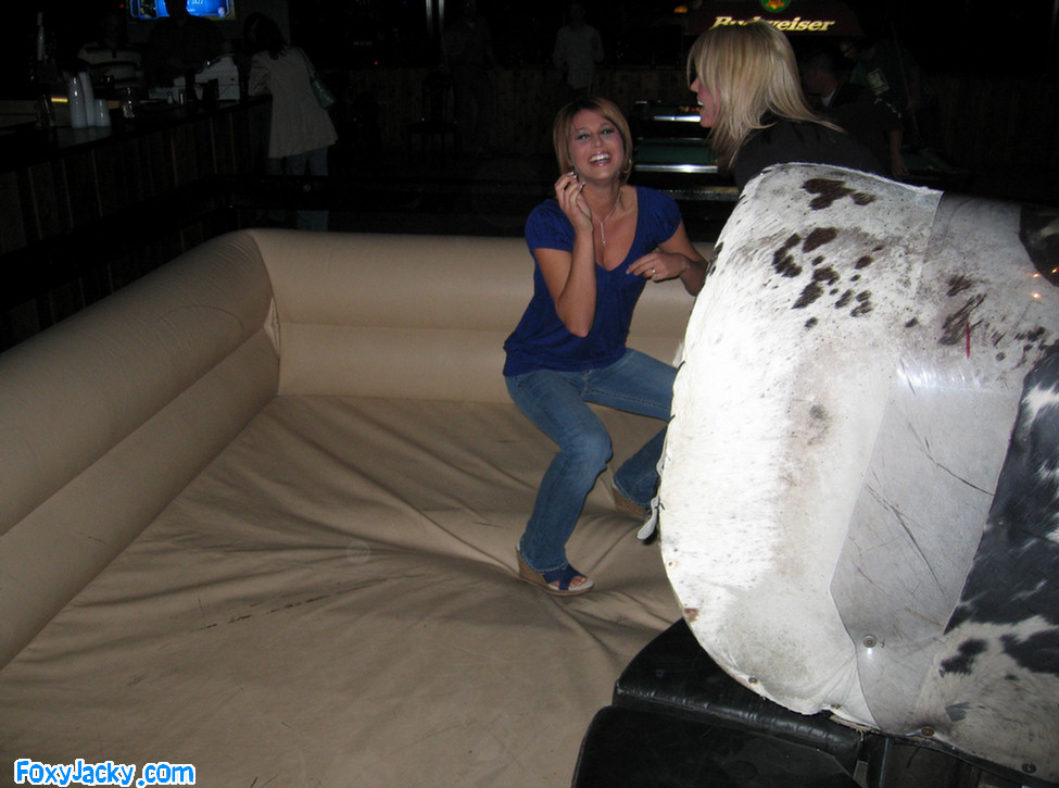 Lindas hermanastras juguetonas experimentando
 #78174999