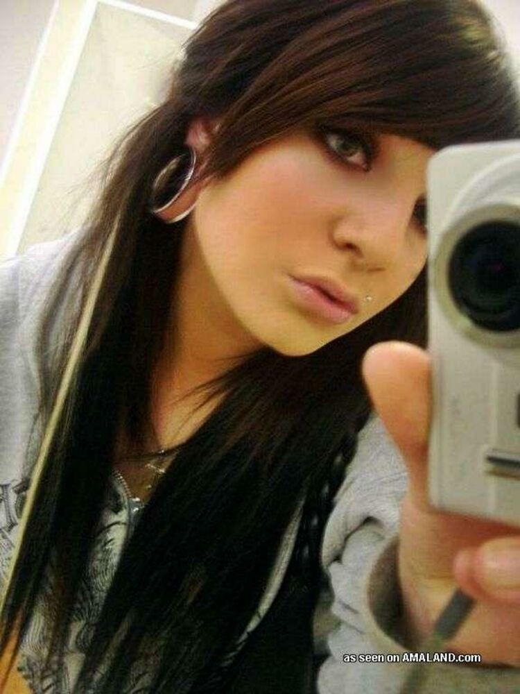 Emo and goth gfs posing and selfshot pics 8 #67872311