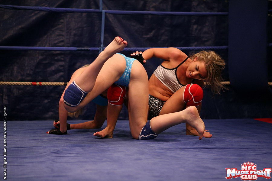Bianca Arden blonde dominant in lesbian catfight #73497820