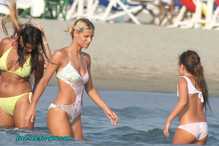 Michelle Hunziker show her great body and ass in bikini on beach #75430812