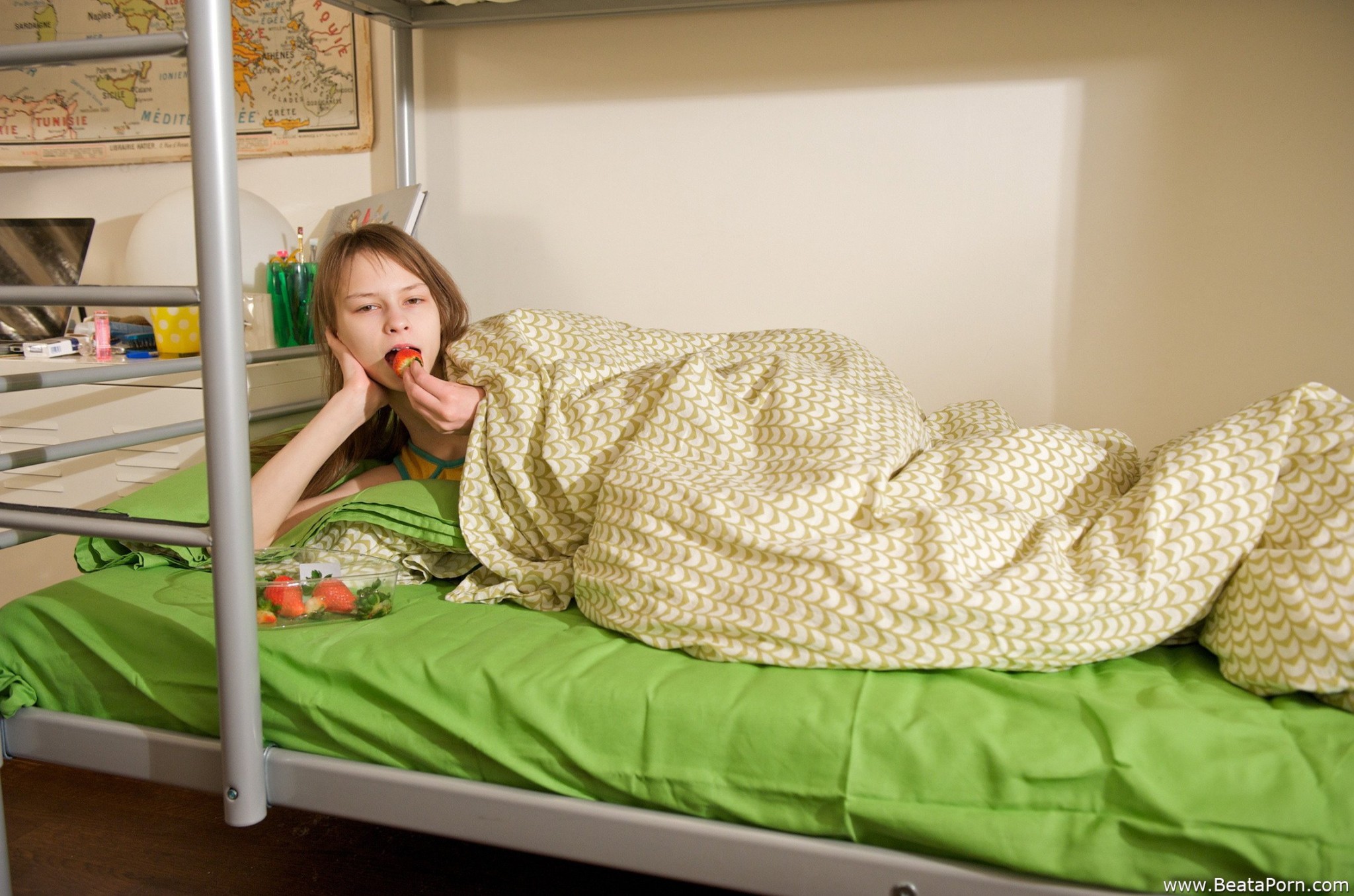 ストロベリー・イン・プッシー
 #68210771