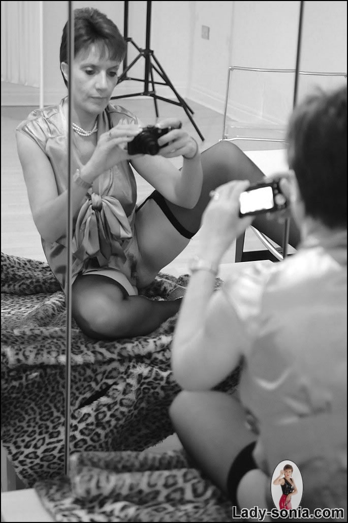 Busty british nylons mature gets turned on photographing herself #78497137
