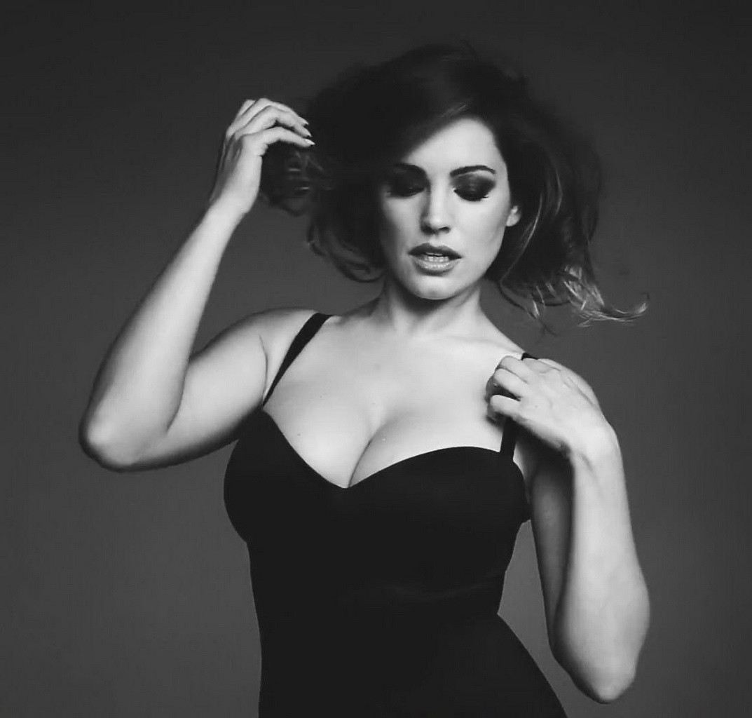 Kelly Brook wearing skimpy black lingerie for her 2015 Calendar monochrome video #75180858