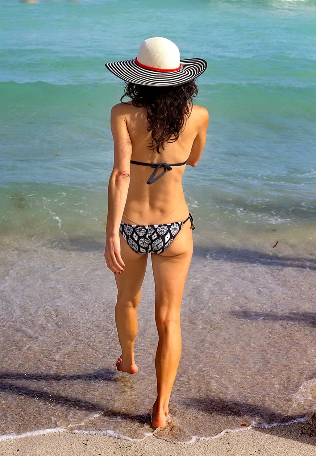 Bethenny Frankel showing off her bikini body on a beach in Miami #75208285