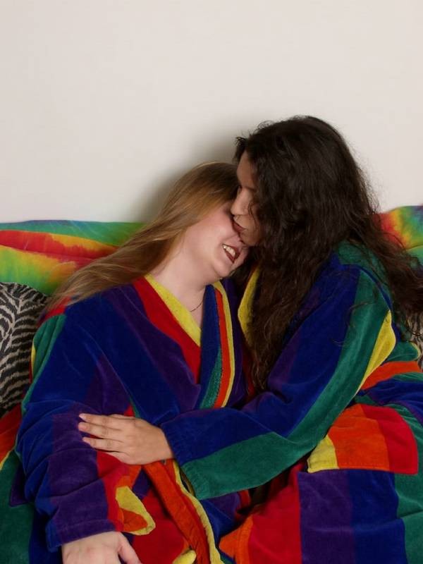Lesbische Babes lecken Muschi hart und küssen wild
 #70548965