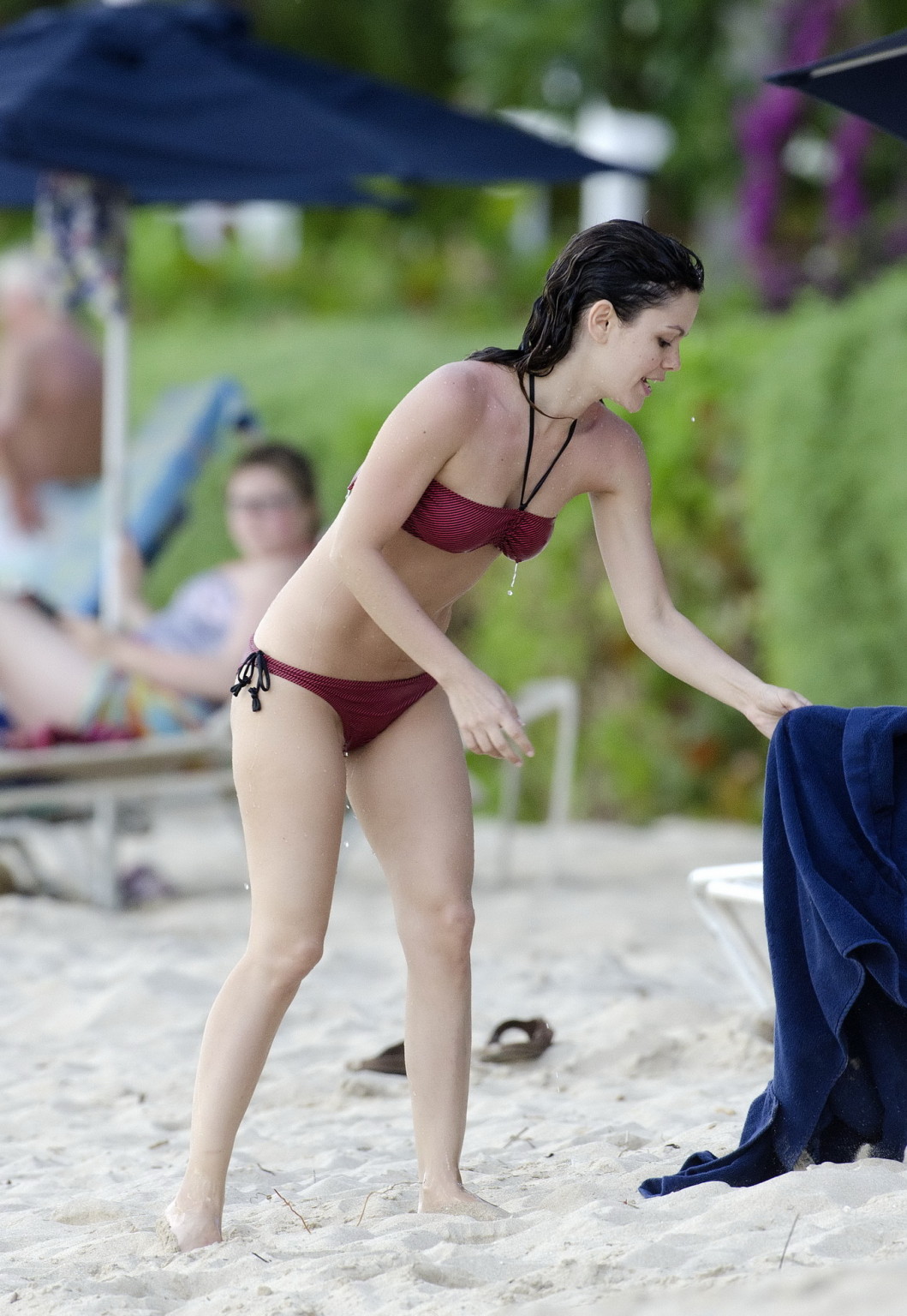 Rachel Bilson mostra le tette indossando un bikini bagnato alle Barbados
 #75306984