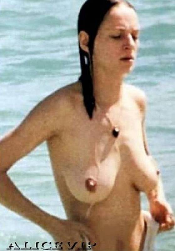 La estrella de Tall Kill Bill uma thurman pillada desnuda en la playa
 #73171513