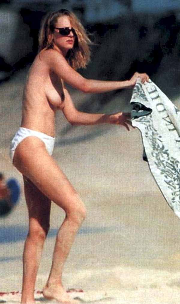 La estrella de Tall Kill Bill uma thurman pillada desnuda en la playa
 #73171573