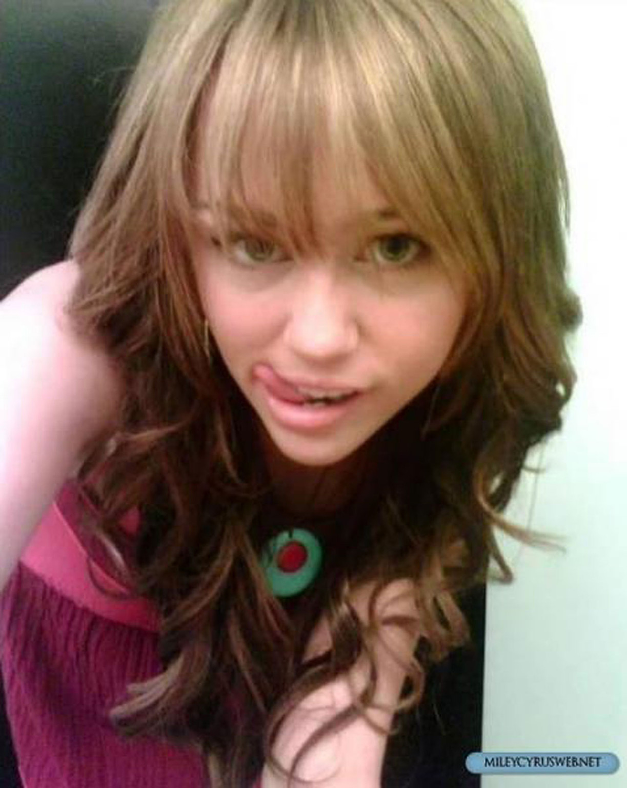 Miley cyrus luciendo muy sexy en sus fotos privadas
 #75322168