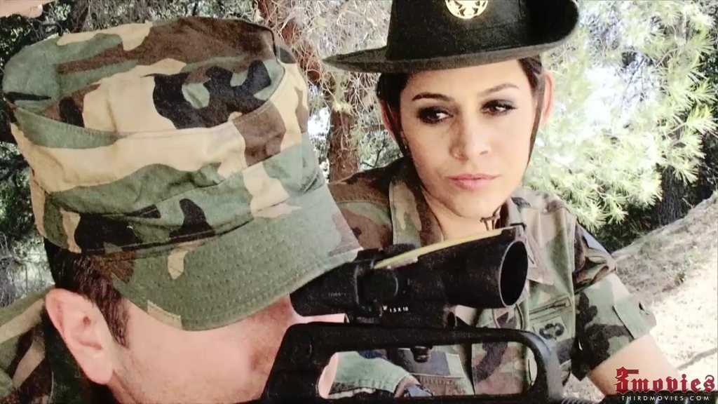 Sargento tetona raylene se deja follar por un soldado
 #75751961