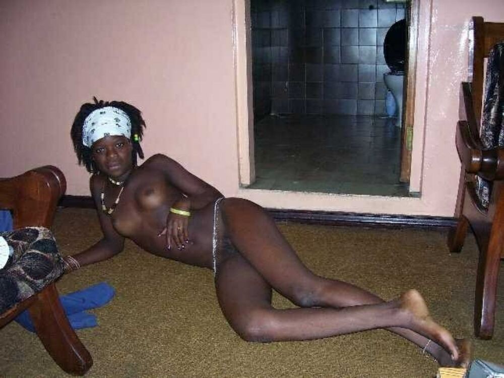 Photos d'adolescentes noires posant nues et baisant galerie 1
 #67715664
