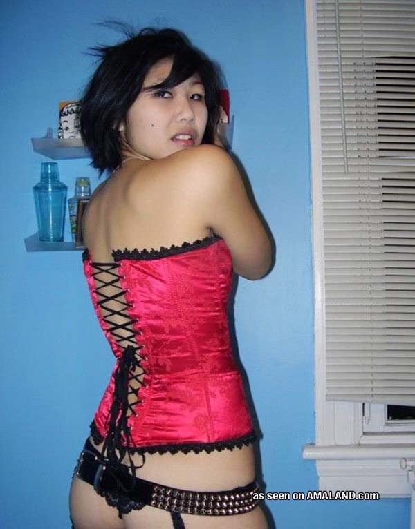 Fotos de amateurs asiáticas sensuales
 #68222447