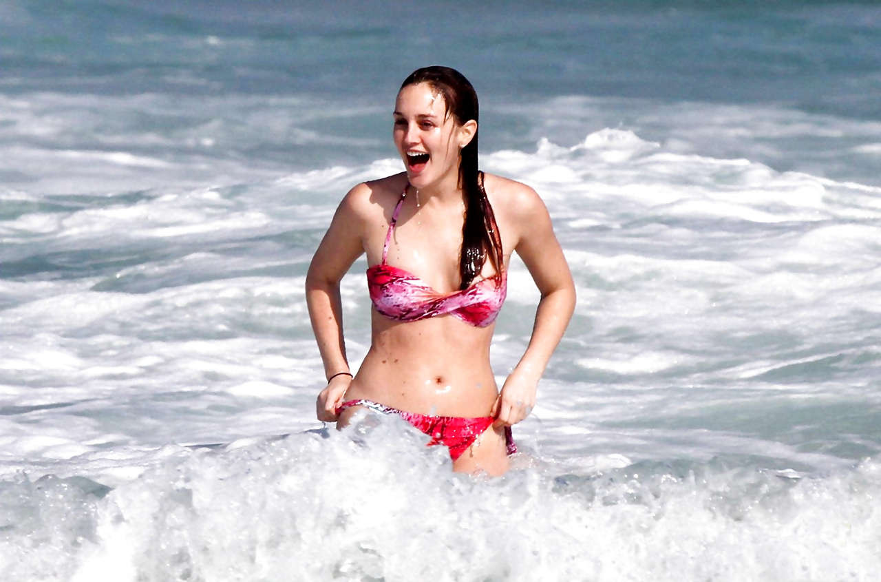 Leighton Meester showing little of her ass in bikini on beach #75265491