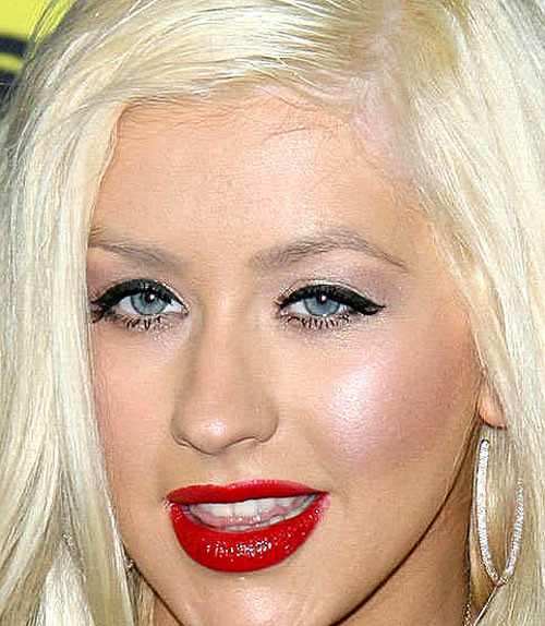 Christina Aguilera che mostra le sue belle tette grandi e posa molto sexy
 #75393448