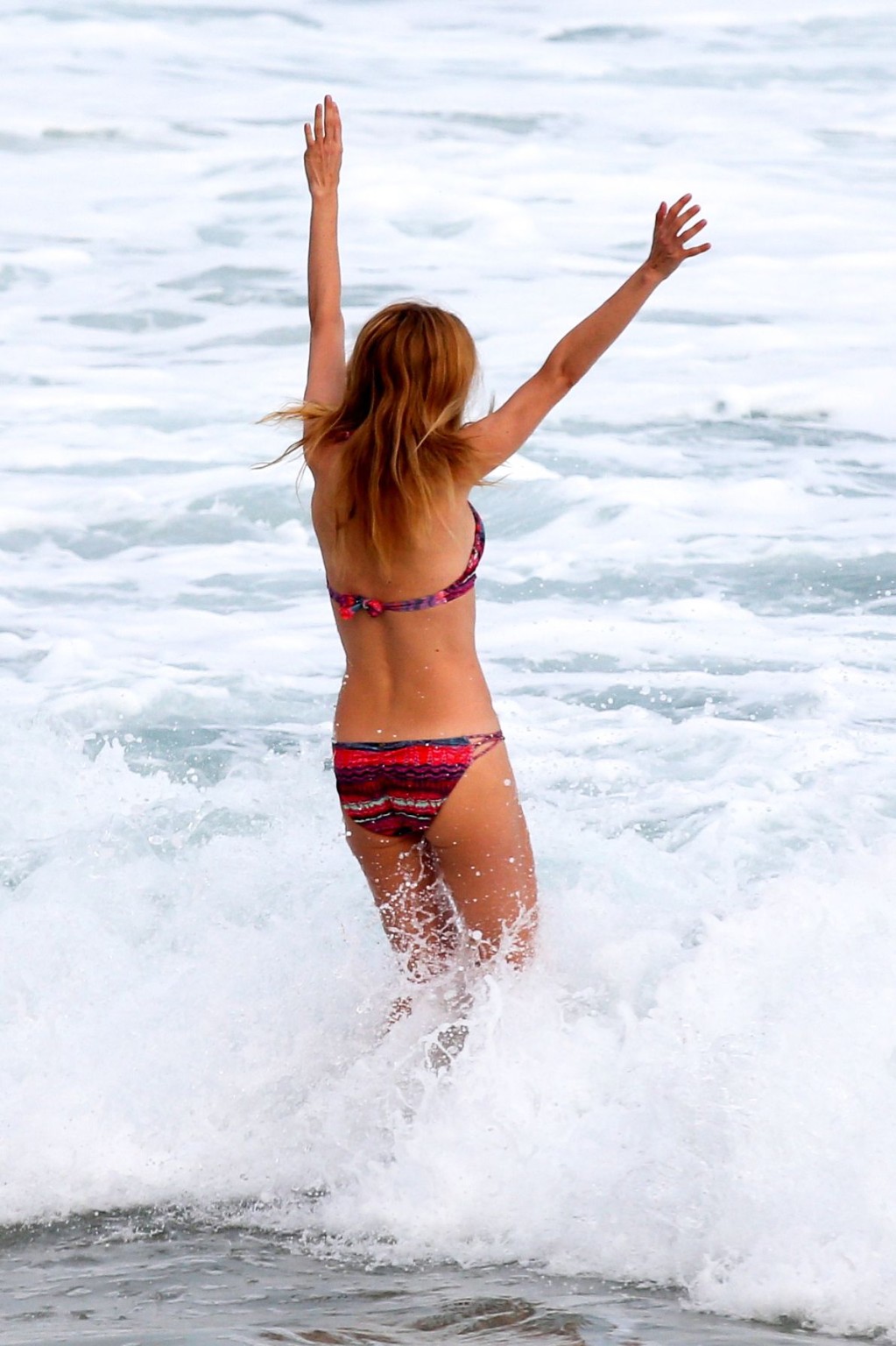 Busty Heather Graham Wearing A Bikini On A Beach In Rio De Janeiro
