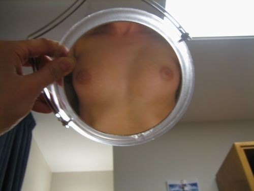 Beide petite Teens strippen ihre Bikinis, um Tölpel zu entblößen
 #77099049