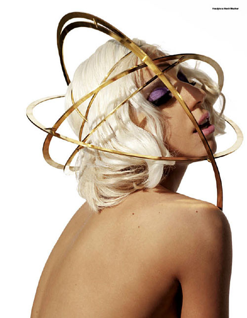 Lady Gaga che mostra le sue belle grandi tette in alcuni photoshot e posa molto sexy in fi
 #75390173