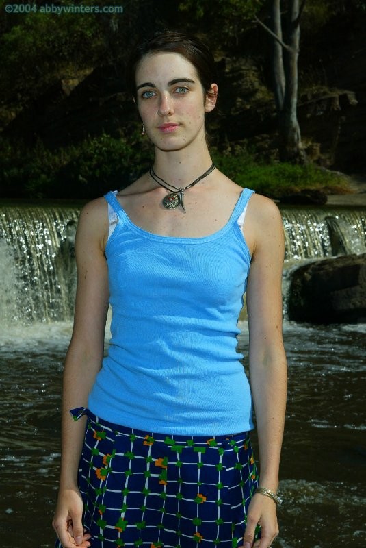 Jillian expone su coño al aire libre
 #78594344