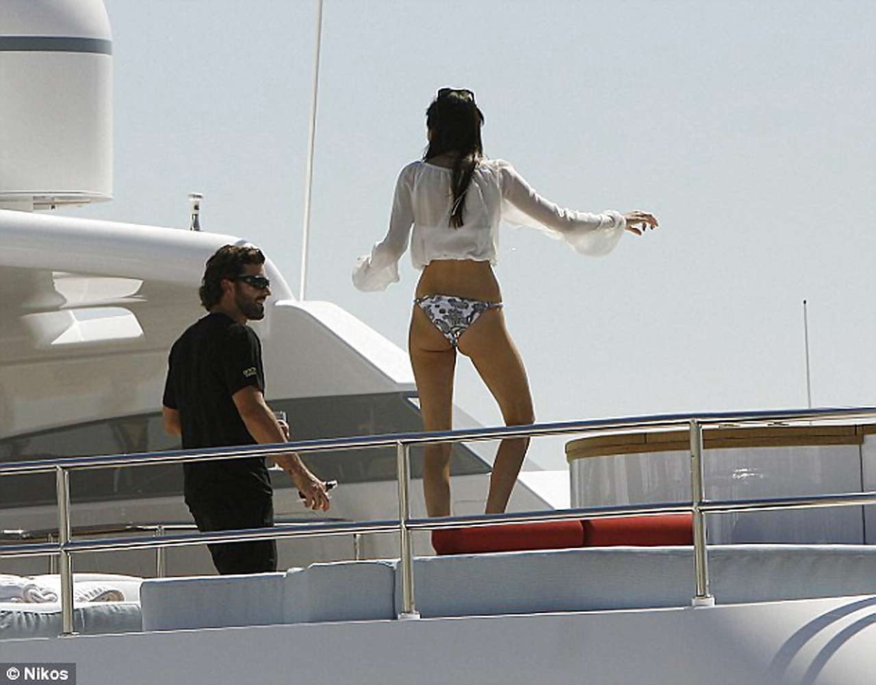 Kendall Jenner looking very sexy and shows big ass in bikini #75231070