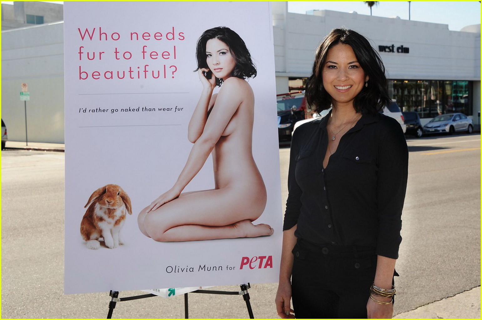 Olivia munn totalmente desnuda pero escondida para la nueva campaña publicitaria de peta
 #75276623
