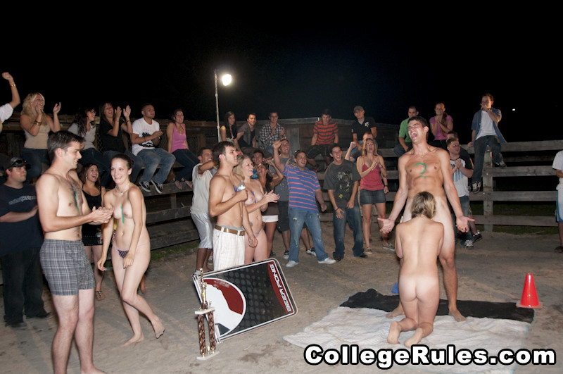 Spirited college girls demonstrate their tits and gets pounded