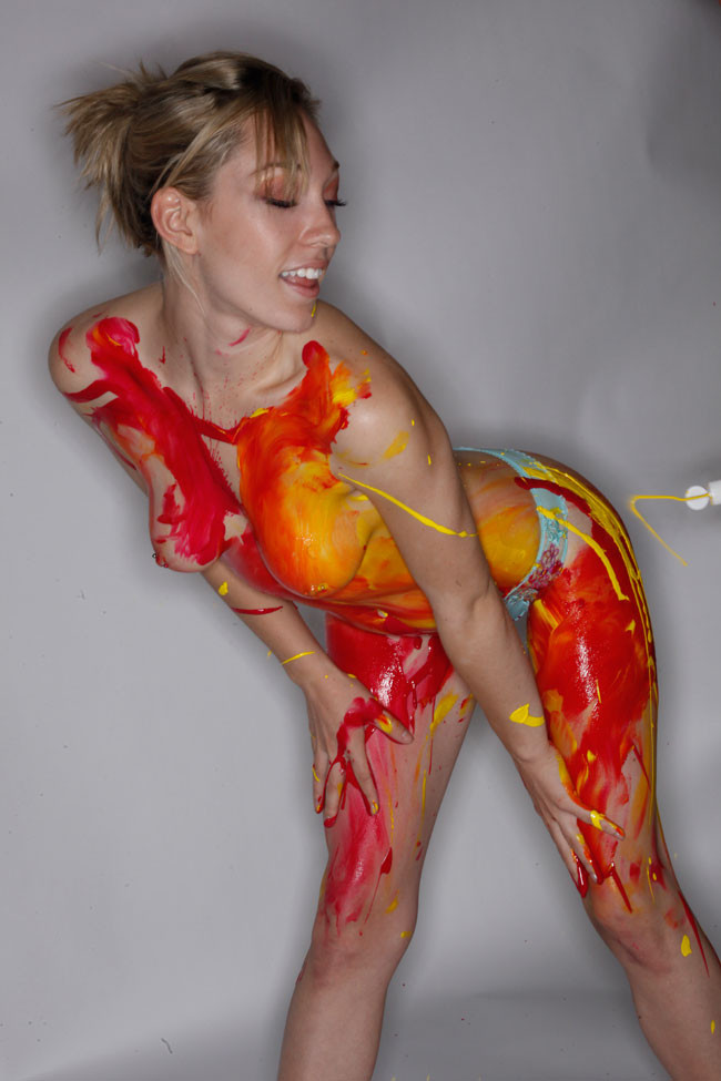 Desnudo de la pintura del cuerpo con lily labeau y proxy paige sexo circo
 #71571229