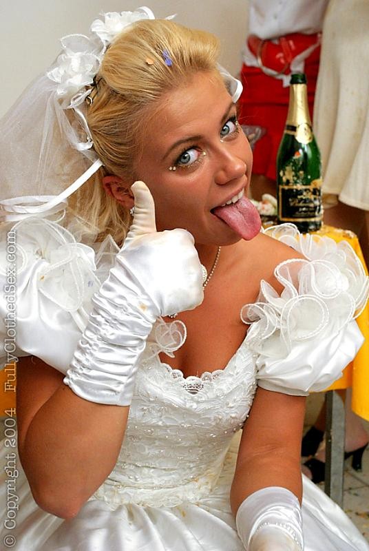 Weddingparty turns into orgy with a cum bridal shower #73894441
