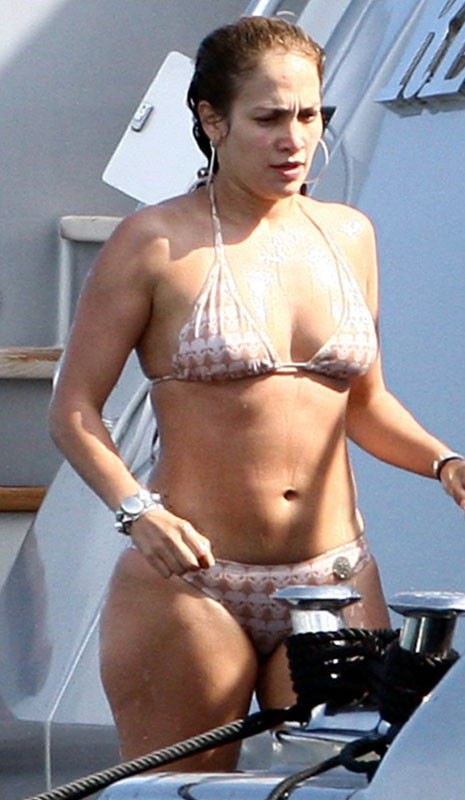 Celebrity Jennifer Lopez hite panties in sexy upskirt pics #75401585