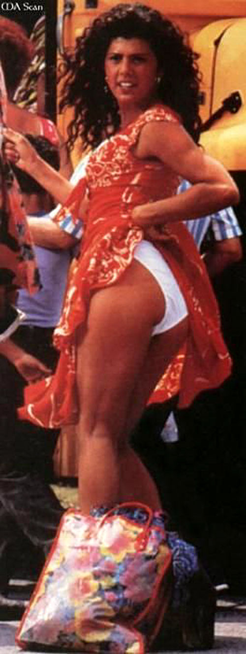 Marisa Tomei mostrando sus bonitas y grandes tetas y bailando
 #75404860