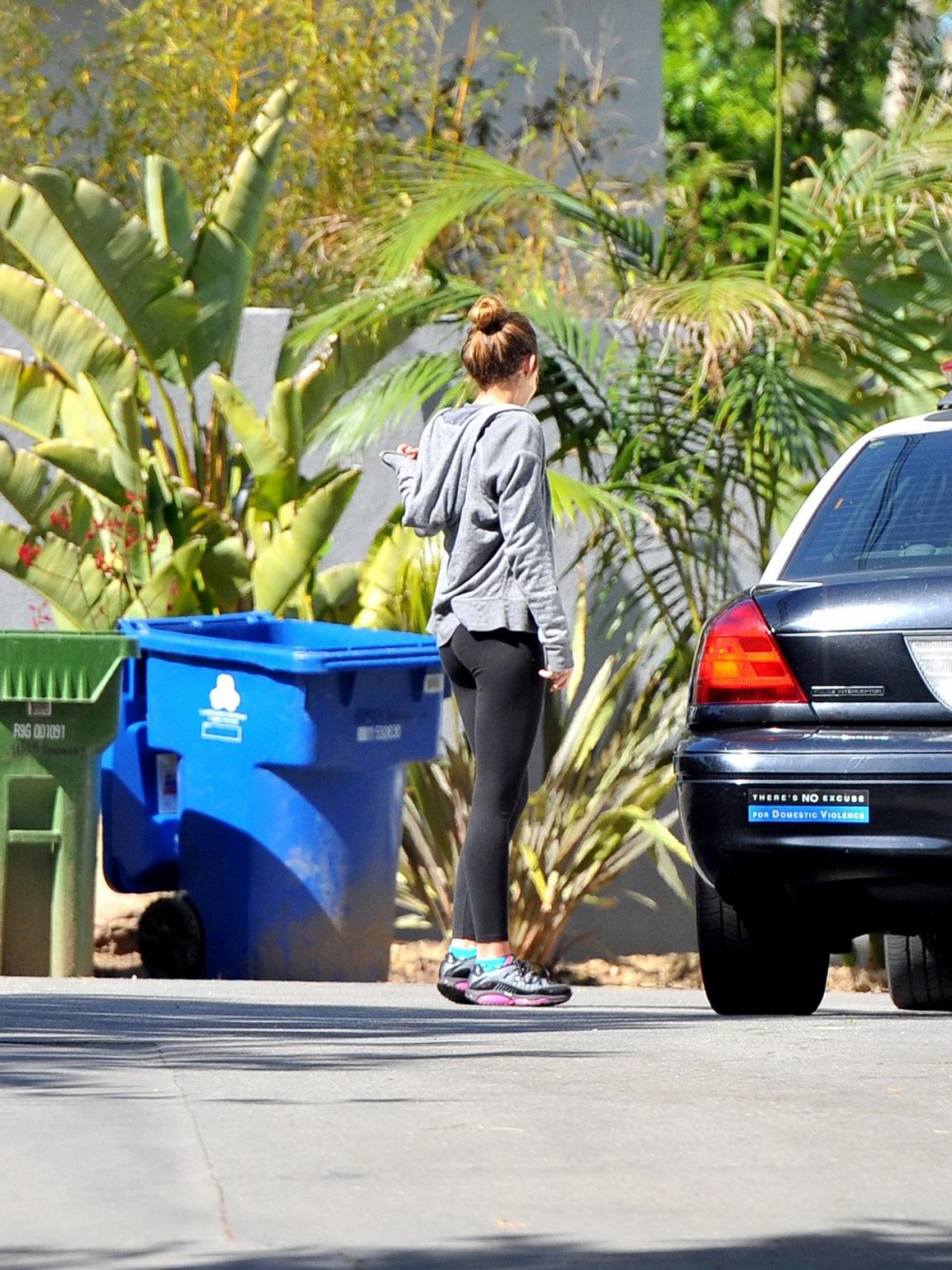 Miley cyrus che mostra il suo culo in collant dopo un allenamento a Hollywood
 #75267815