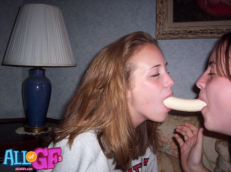 UK girlfriends show suck skills #68194082