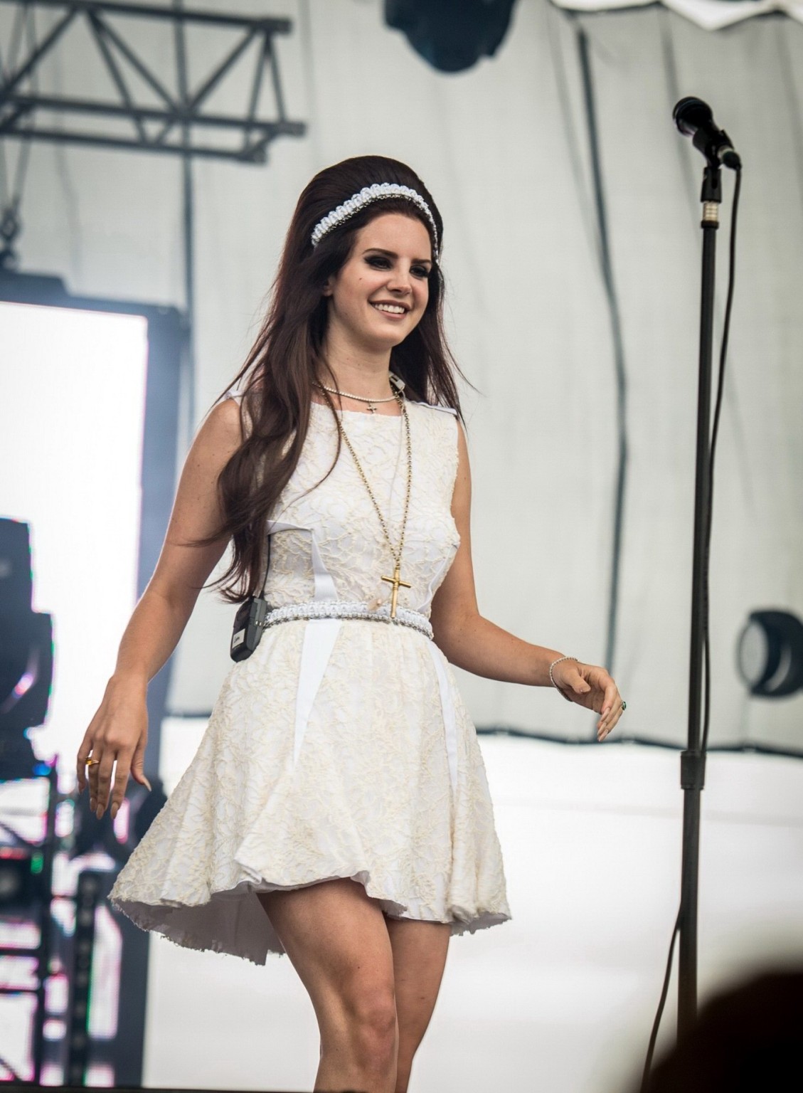 Lana del rey exhibe sa culotte lors de son concert au festival de musique eurockeennes
 #75256982