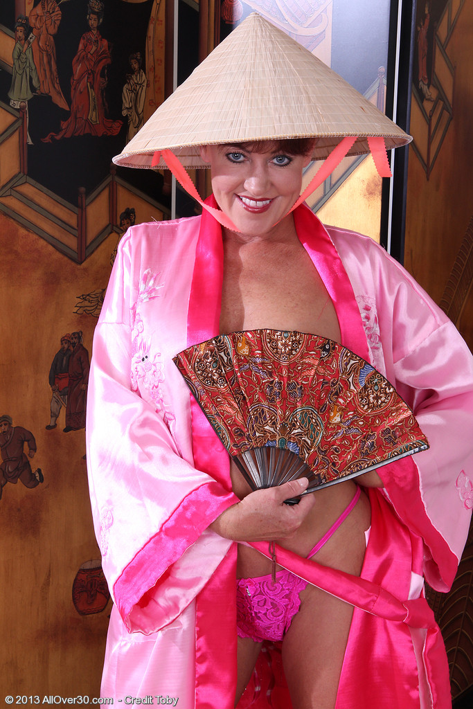 Do you like MILFS with fat pussies #77512815