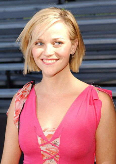 La douce actrice Reese Witherspoon posant sexy
 #75435370