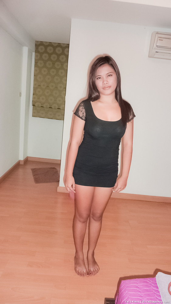 Sextourist spreizt und fickt eine thailändische Hure Bareback Sperma ausbricht auf ihre asiatische als
 #68352567