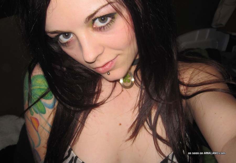 Nice hot compilation of a sultry gothic babe's selfpics #75709602