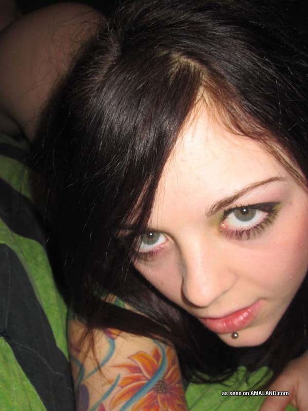 Nice hot compilation of a sultry gothic babe's selfpics #75709675
