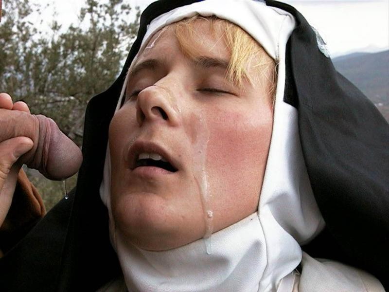 Nonnes dégoûtantes aimant les bites dures et la baise.
 #76490615