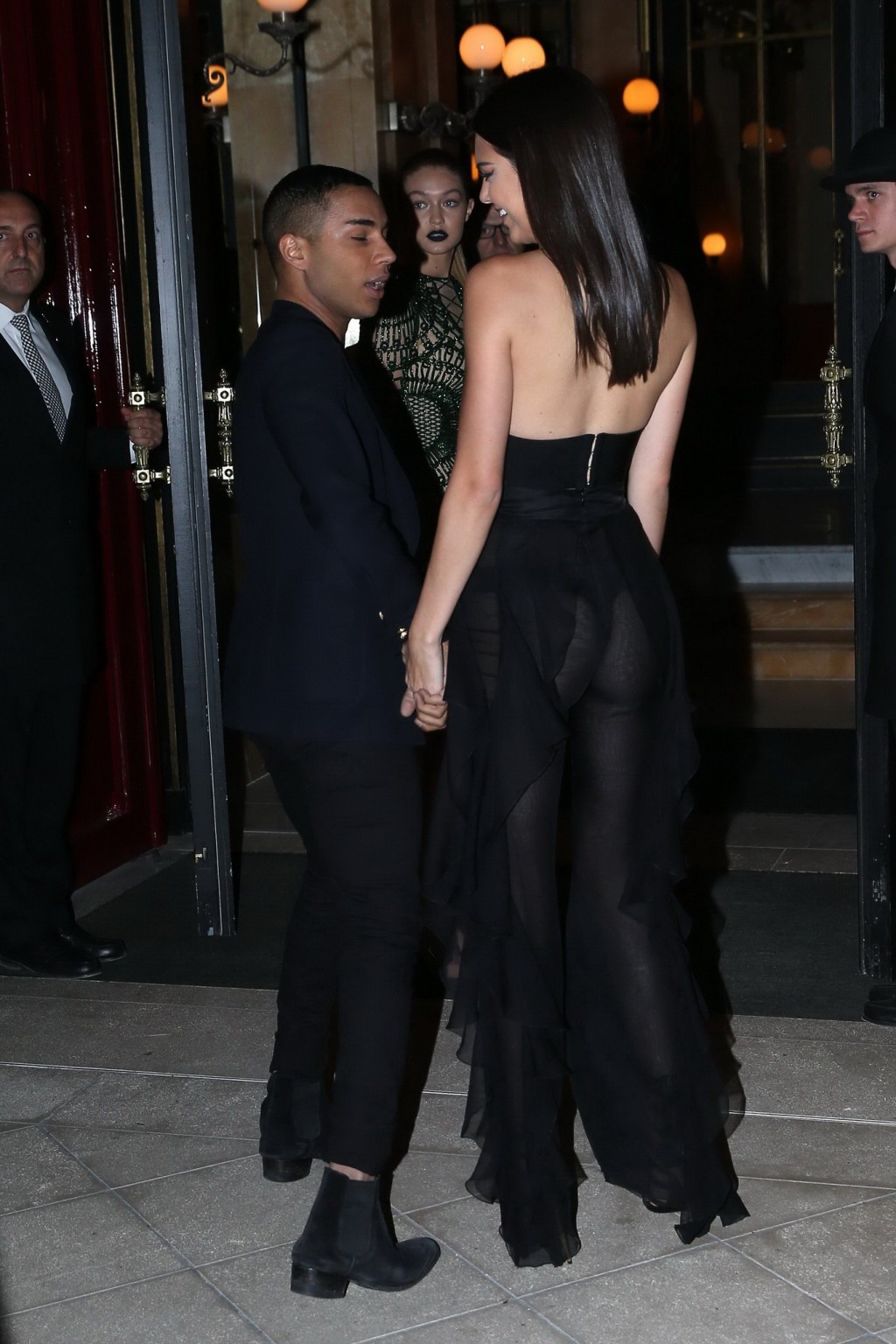 Kendall jenner seethru montrant ses tétons et son cul
 #75151795