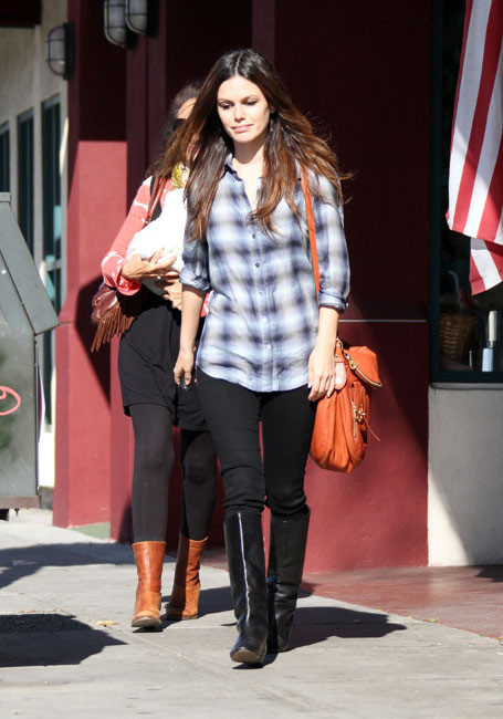 Rachel Bilson ass squeezed in a pair of jeans #75367830