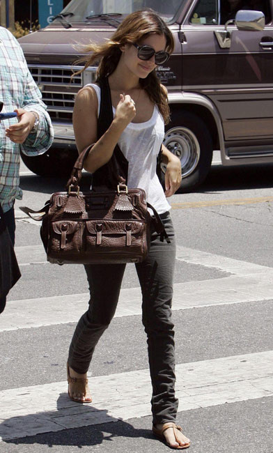 Rachel Bilson ass squeezed in a pair of jeans #75367862