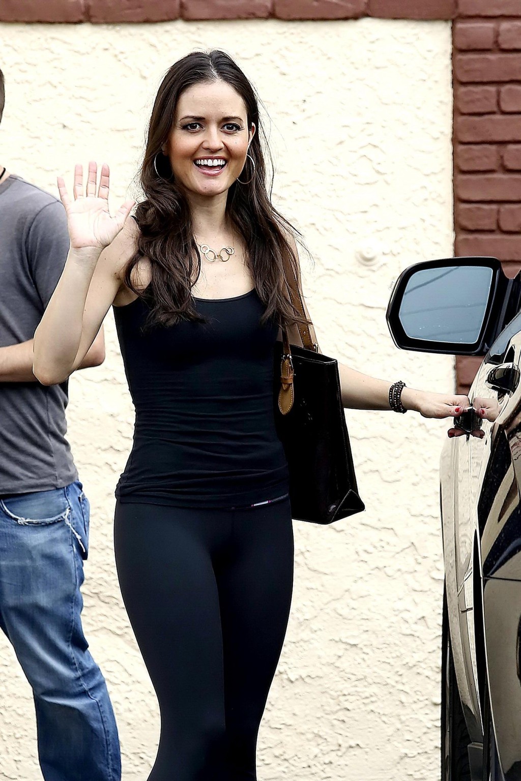 Danica mckellar montre ses fesses en collant pour aller à 'dancing with the sta'.
 #75202397