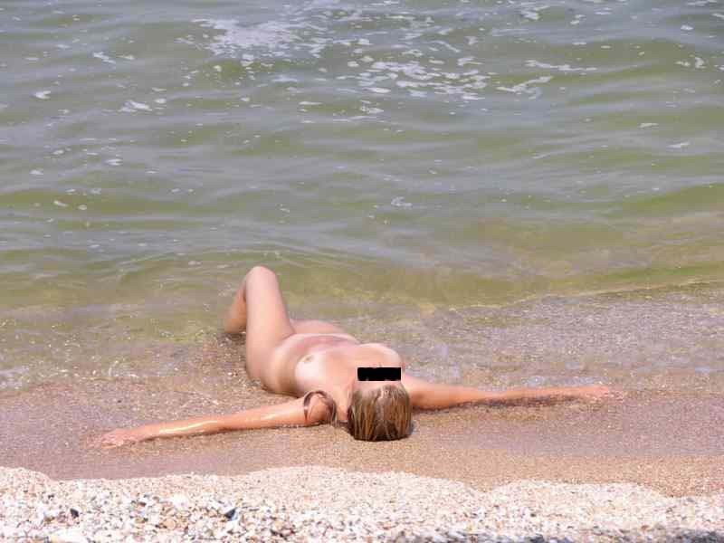 Alle Boote wollen kommen, um diese nackte Hottie zu sehen
 #72253909